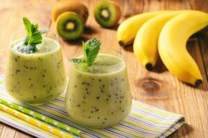 Cách làm sinh tố chuối kiwi giảm cân