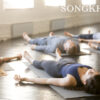 Yoga điều trị mất ngủ: Tư thế xác chết (Shavasan)