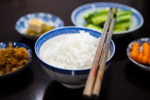 Ăn cơm trắng có giảm cân được không, có mập không?