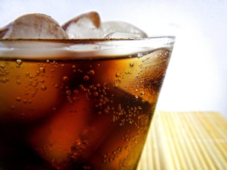 Uống Coca Cola có giảm cân không
